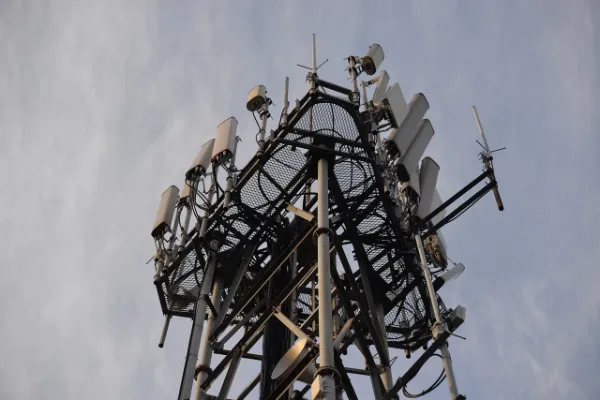 tour en acier tubulaire de télécommunication