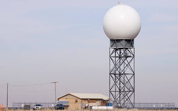 tour en treillis de radar météorologique