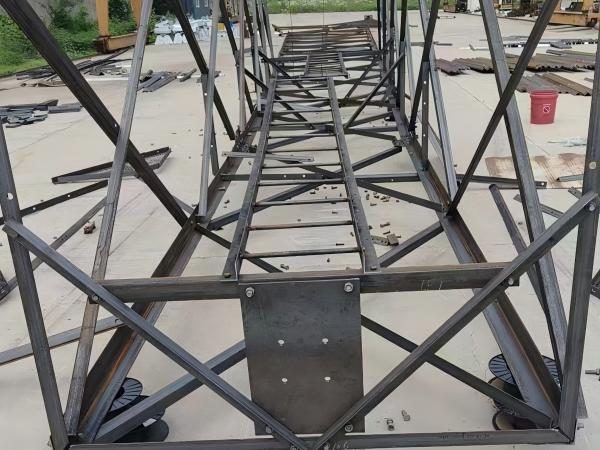 4 leg antenna cell tower