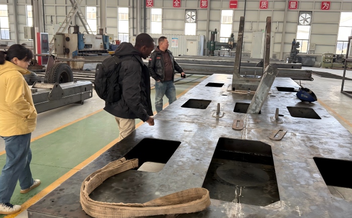 cell on wheels manufacturer