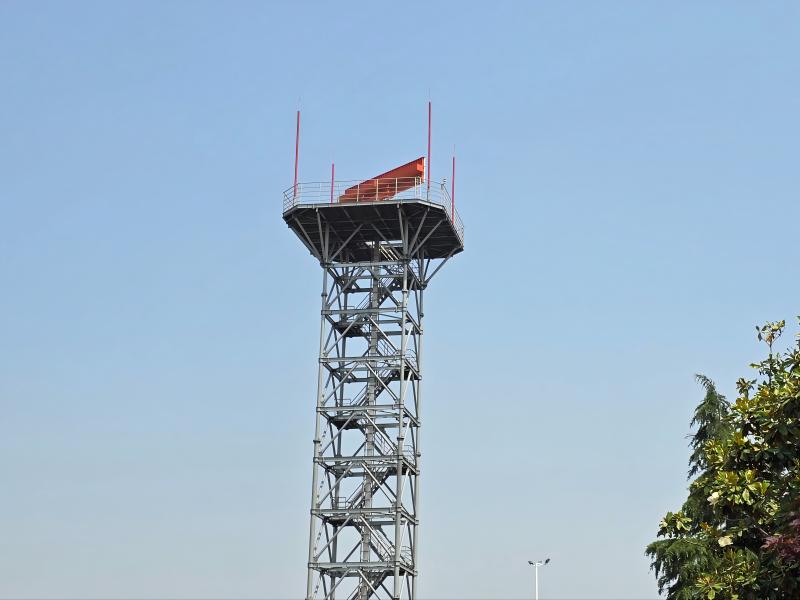 Tour radar de contrôle du trafic aérien à l'aéroport africain