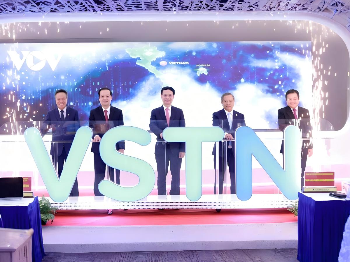 Lancement du premier câble terrestre entre le Vietnam et Singapour (percée en matière d'infrastructure)